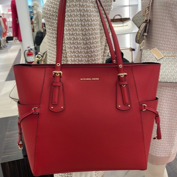 MICHAEL KORS VOYAGER FLAME EAST WEST TOTE LEATHER
30H1GV6T8L NWT - Picture 16 of 16